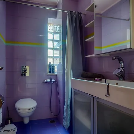 Pentari-bitsakis House