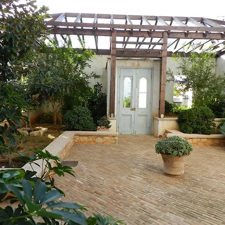 Daire Pentari-bitsakis House *